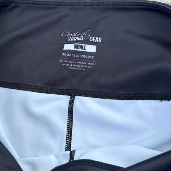 CVG Leggings ✨✨ Rap Legends 🎵🎧 Size Small - Picture 2 of 3